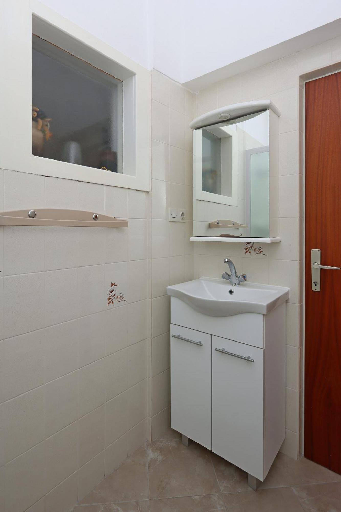 Apartments And Rooms By The Sea Banjol, Rab - 19692 部屋 写真
